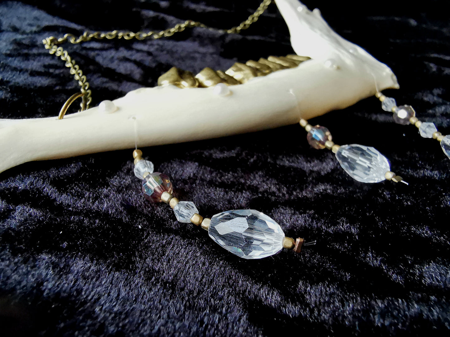 Deer jawbone wall hanger with clear glass and crystal beads