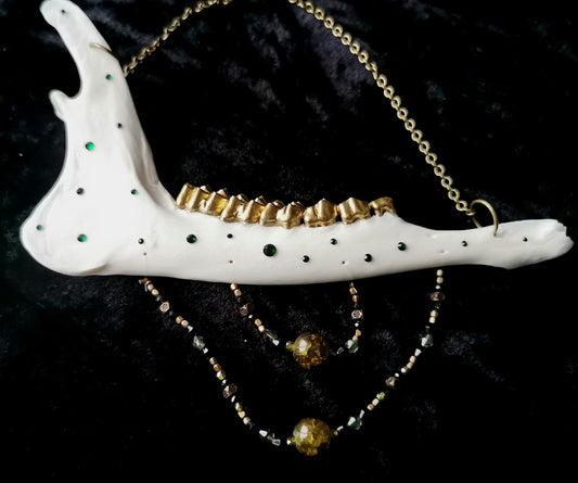 Green jawbone hanger