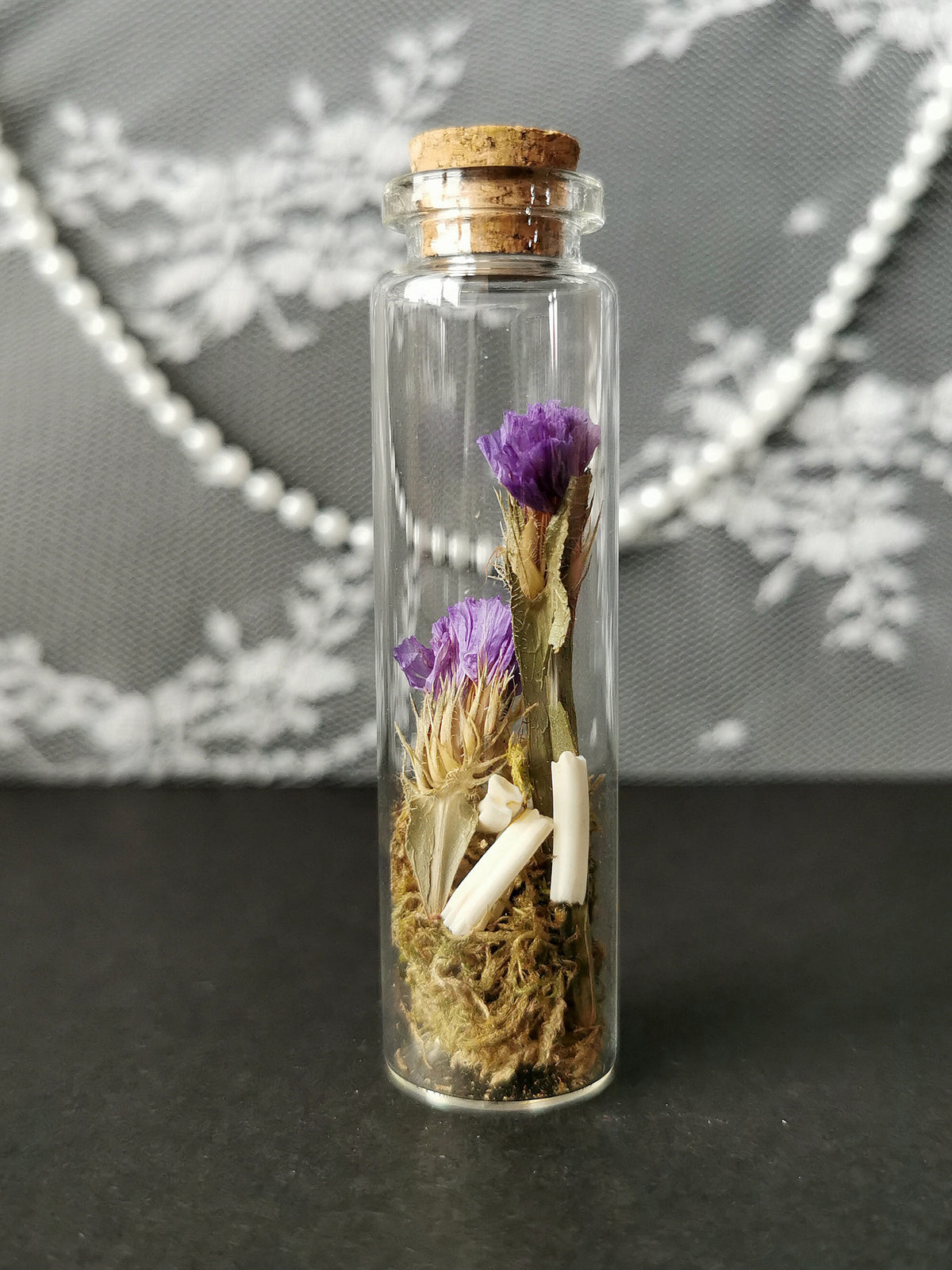 Small curiosity bottle