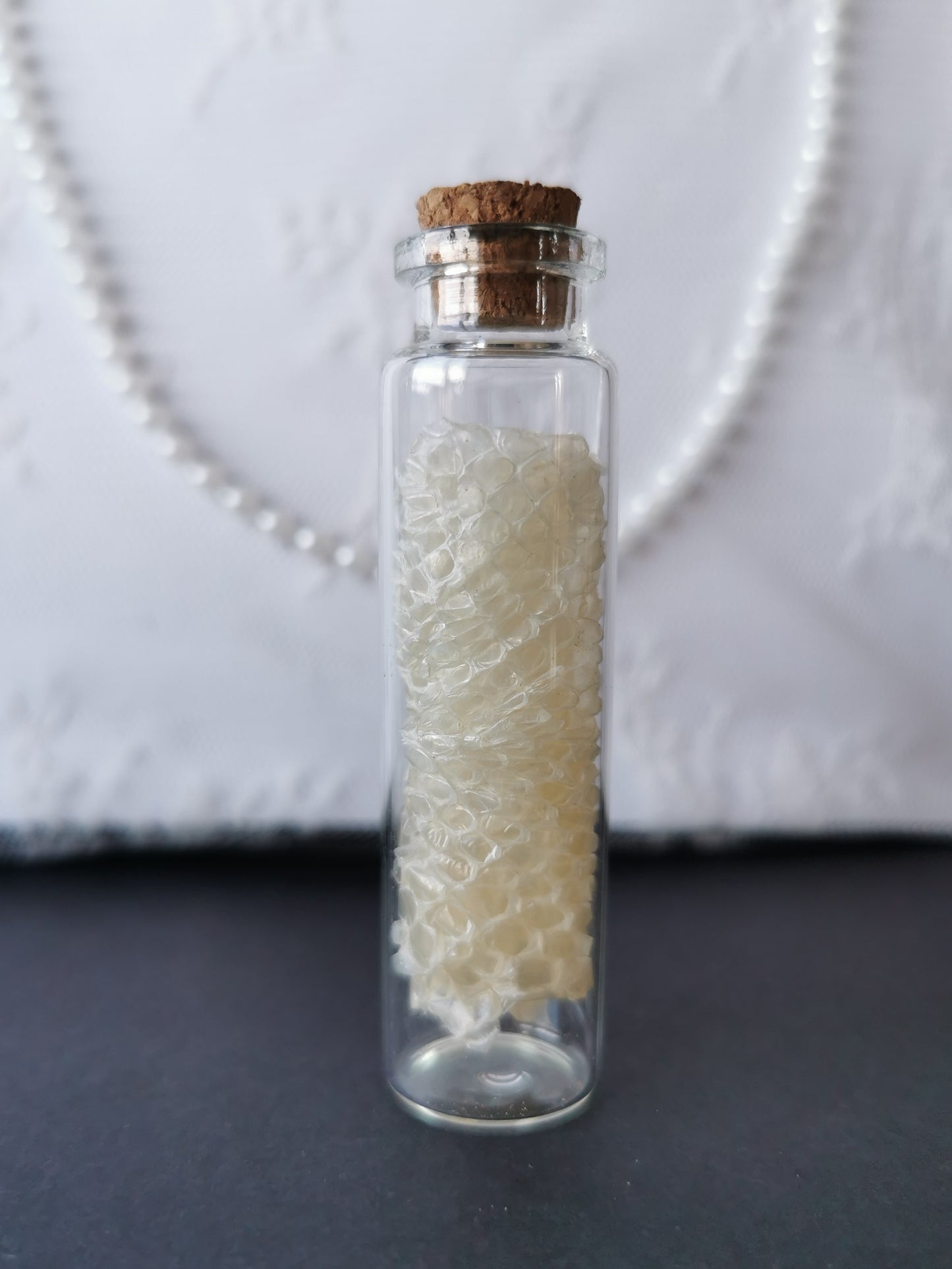 Small curiosity bottle