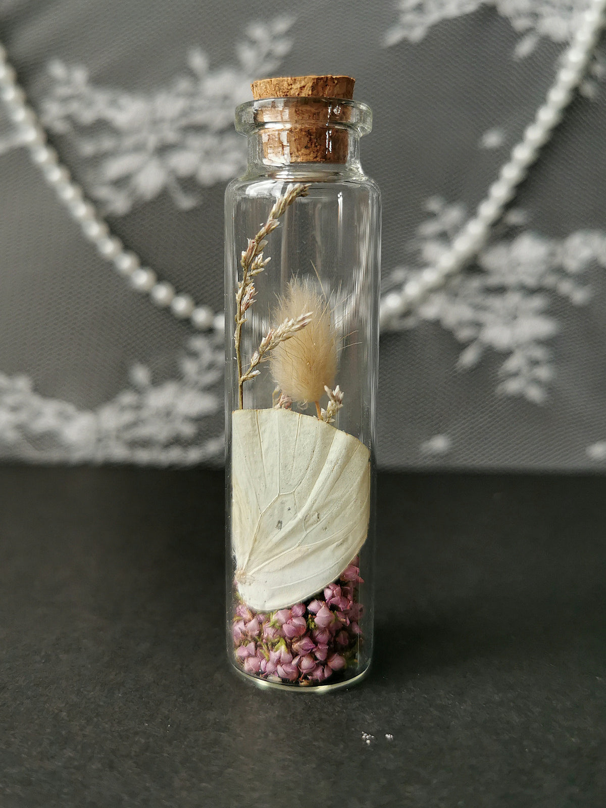 Small curiosity bottle
